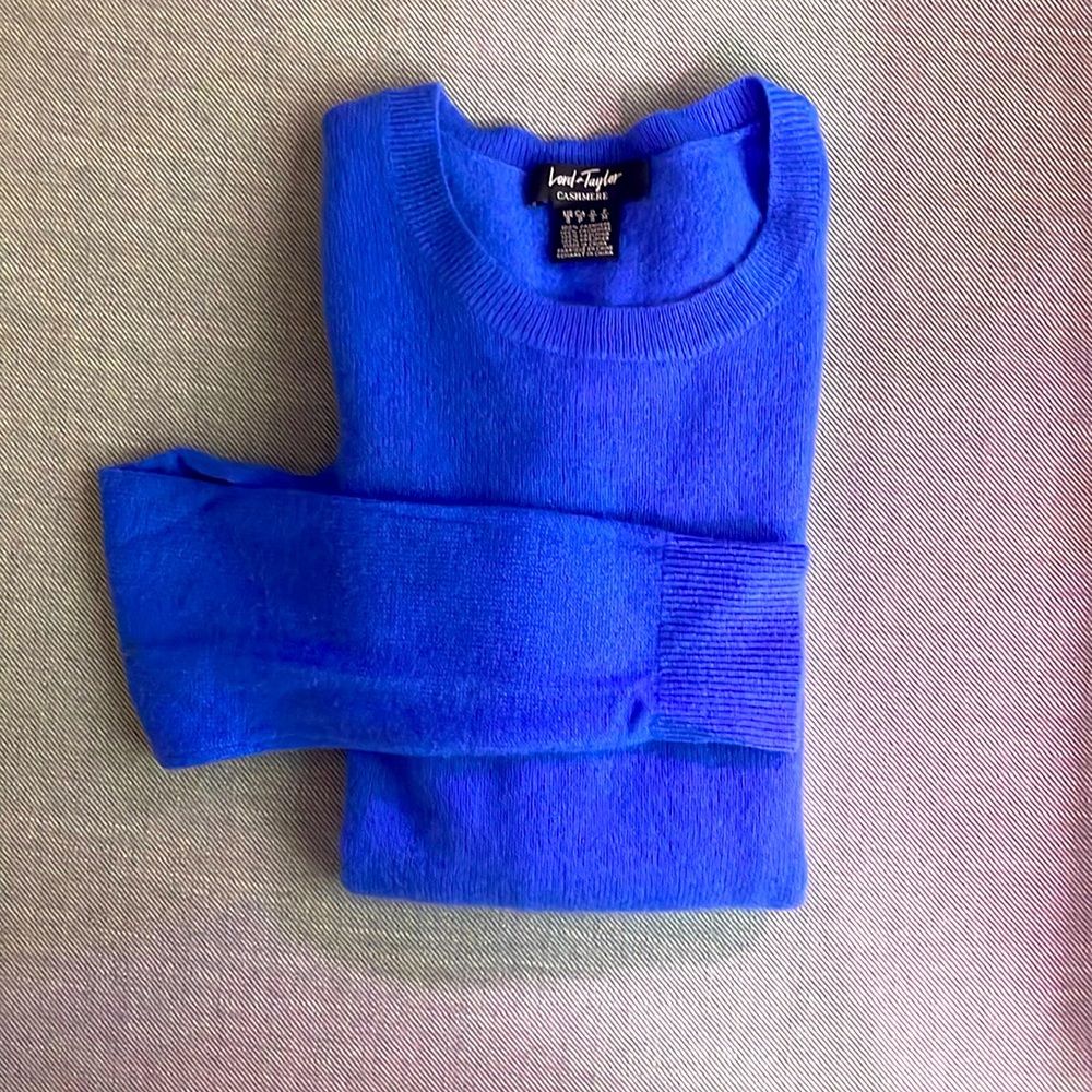 Lord & Taylor, size small, Blue Cashmere Sweater